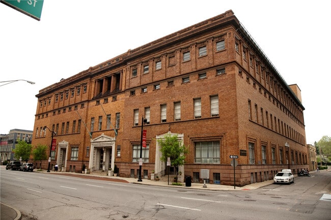 Plus de détails pour 32 N 4th St, Columbus, OH - Bureau à vendre