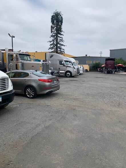 5140 Chakemco St, South Gate, CA for sale - Building Photo - Image 2 of 3