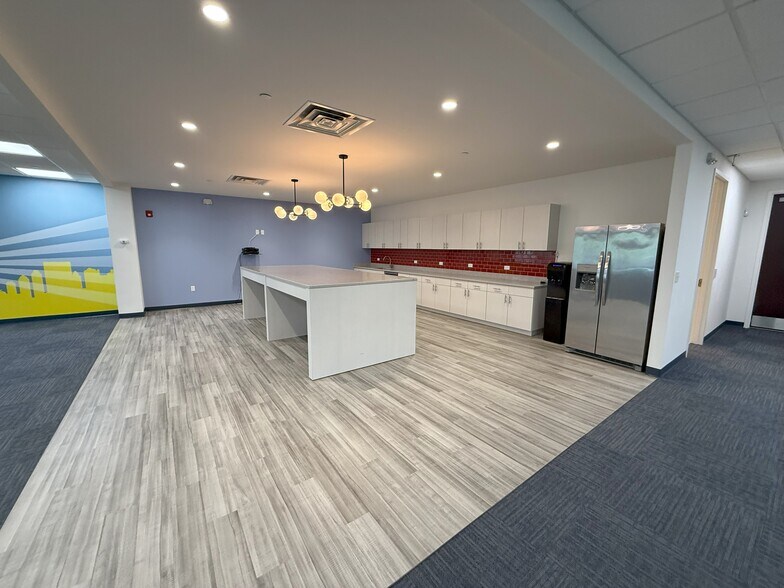 120 Eagle Rock Ave, East Hanover, NJ à louer - Photo intérieure - Image 2 de 12