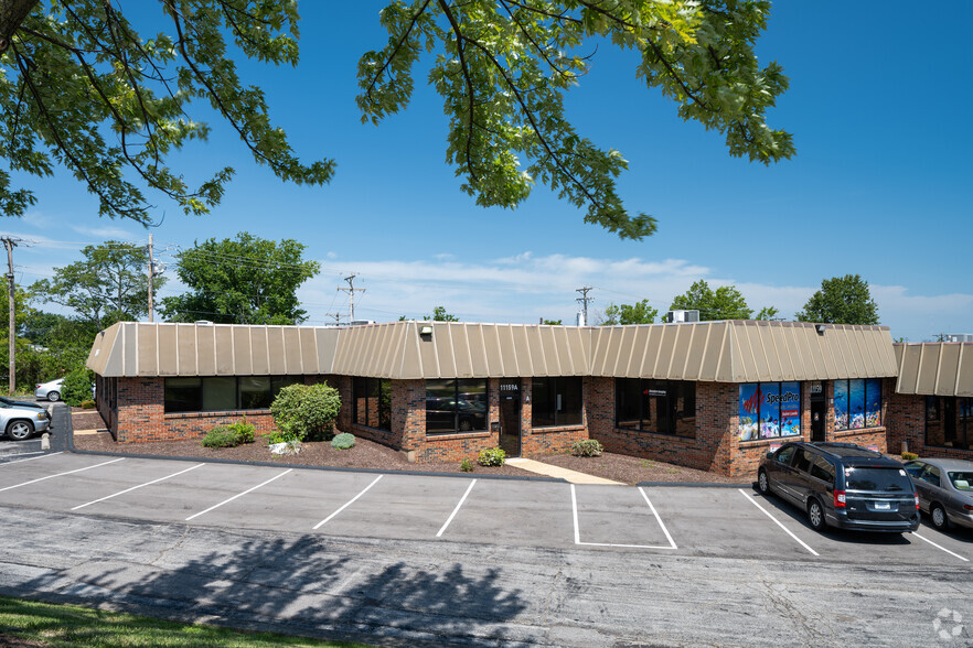 11155-11163 S Towne Sq, Saint Louis, MO for lease - Building Photo - Image 1 of 4