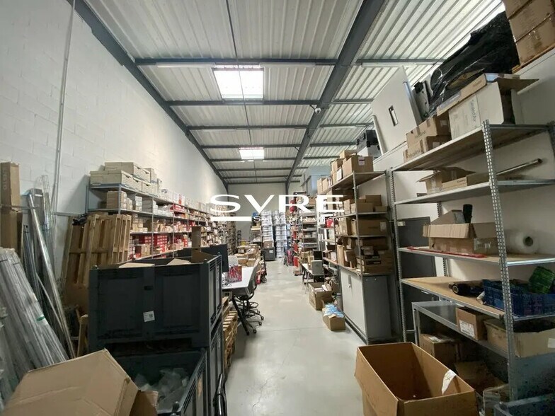 Office in Rousset for lease - Interior Photo - Image 2 of 6