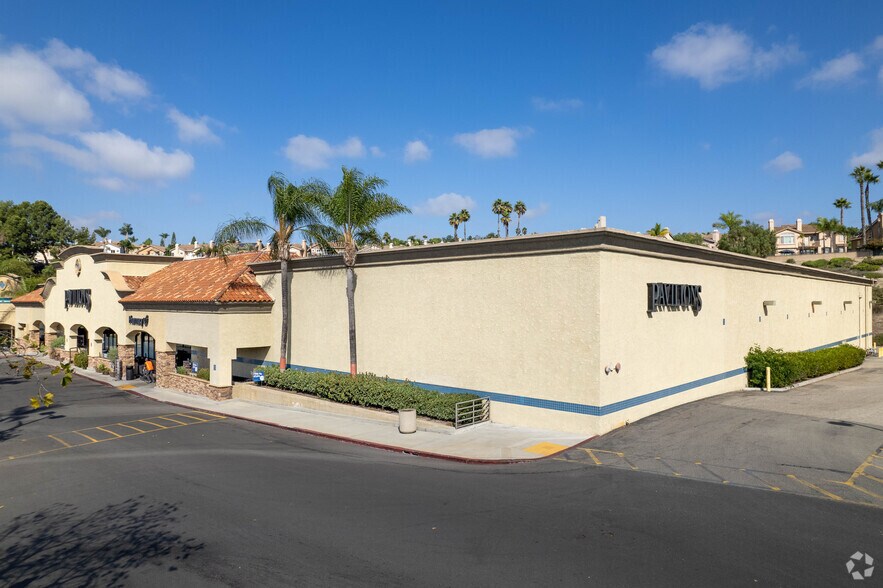 26006 Marguerite Pky, Mission Viejo, CA à vendre - Photo du bâtiment - Image 3 de 13