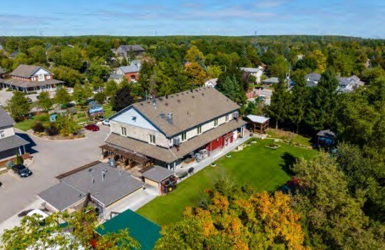 24-44 Crawford Crescent, Milton, ON. portefeuille de 3 propriétés à vendre sur LoopNet.ca - Photo du bâtiment - Image 3 de 13