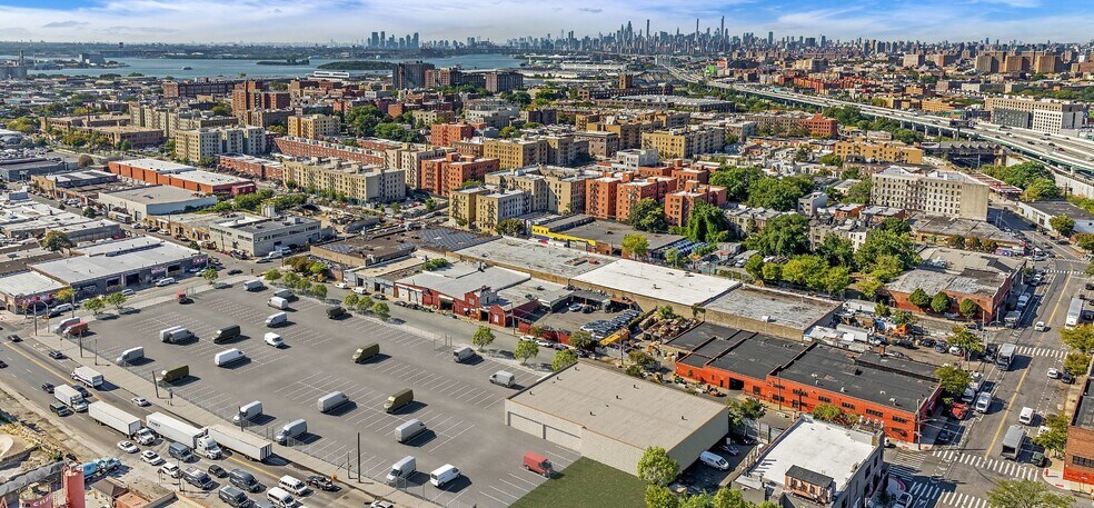913 Edgewater Rd, Bronx, NY à louer - Photo du bâtiment - Image 2 de 9