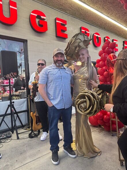 5125-5137 W Sunset Blvd, Los Angeles, CA à louer - Photo du bâtiment - Image 3 de 7