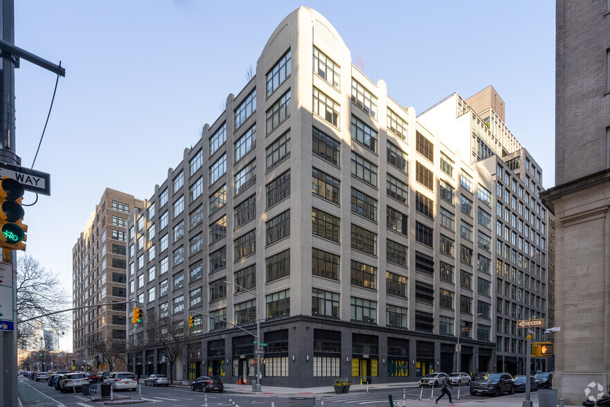 350 Hudson St, New York, NY for lease - Building Photo - Image 1 of 7