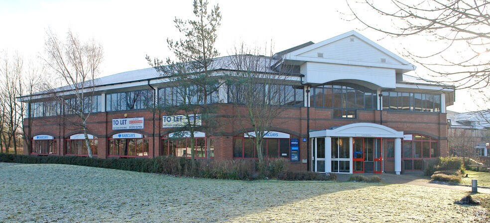 Westmere Dr, Crewe à louer - Photo du bâtiment - Image 2 de 11