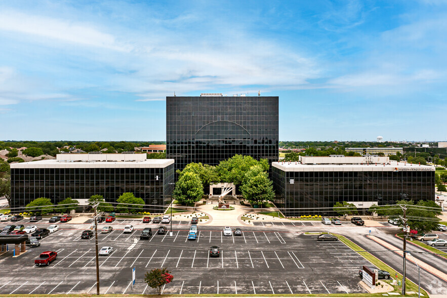 1255 W 15th St, Plano, TX for lease - Building Photo - Image 2 of 19