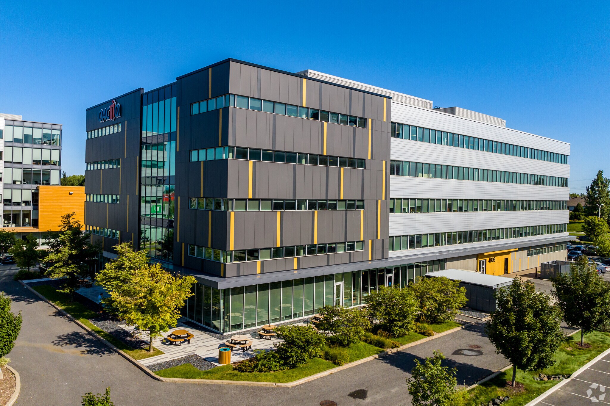 4905 Boul Lapinière, Brossard, QC for lease Building Photo- Image 1 of 8