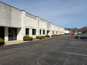 7 Shirley St, Bohemia, NY for lease Interior Photo- Image 2 of 7