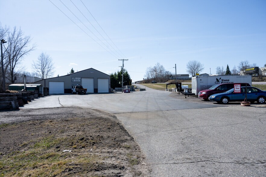 1626 Academy St, Elroy, WI à vendre - Photo du bâtiment - Image 3 de 24