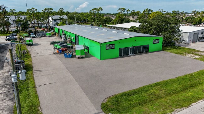 Plus de détails pour 2312 Bruner Ln, Fort Myers, FL - Industriel à louer