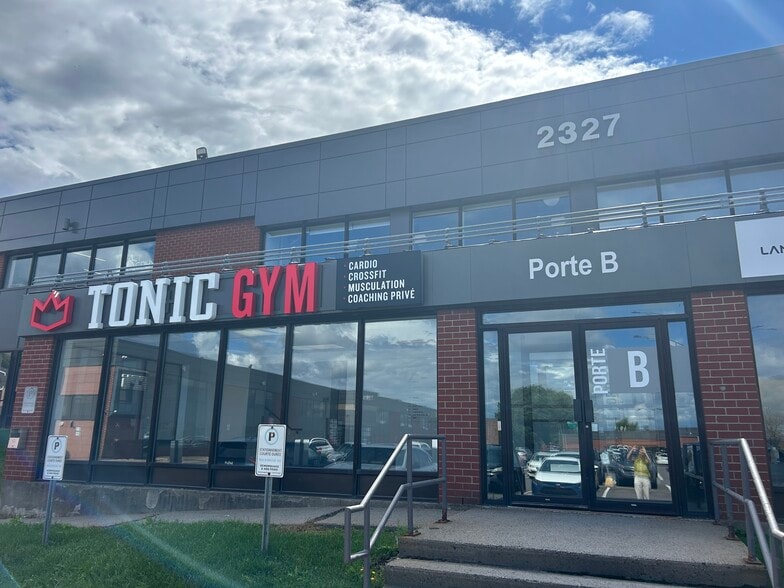 2327 Boul du Versant-Nord, Québec, QC à louer - Photo du bâtiment - Image 2 de 4