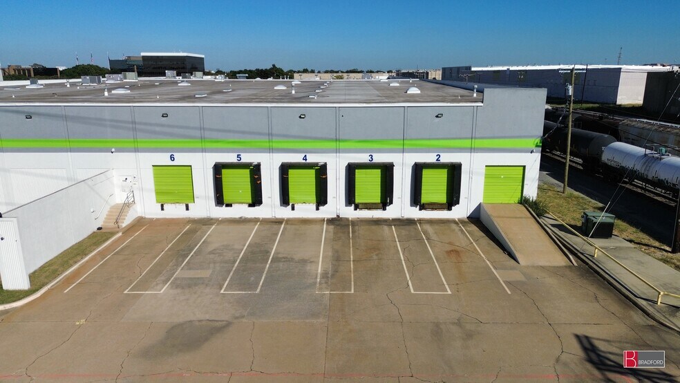 2200-2202 E Randol Mill Rd, Arlington, TX à louer - Photo du bâtiment - Image 3 de 17