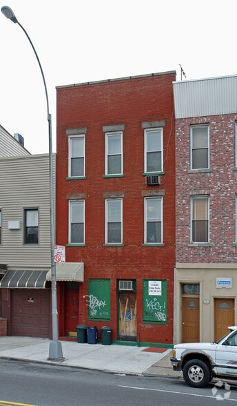14 Bushwick Ave, Brooklyn, NY à louer - Photo du bâtiment - Image 2 de 7