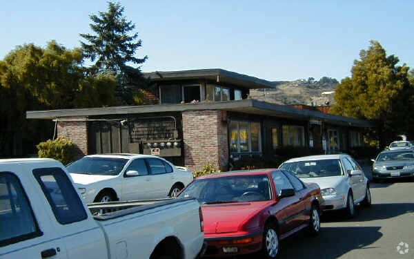 125-131 Camino Alto, Mill Valley, CA à louer - Photo du bâtiment - Image 3 de 127