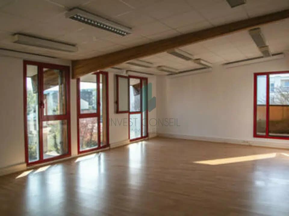 2 Allée De La Gare, Bouffémont for lease Interior Photo- Image 1 of 4