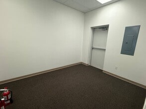 19295 N 3rd St, Covington, LA for lease Interior Photo- Image 2 of 5