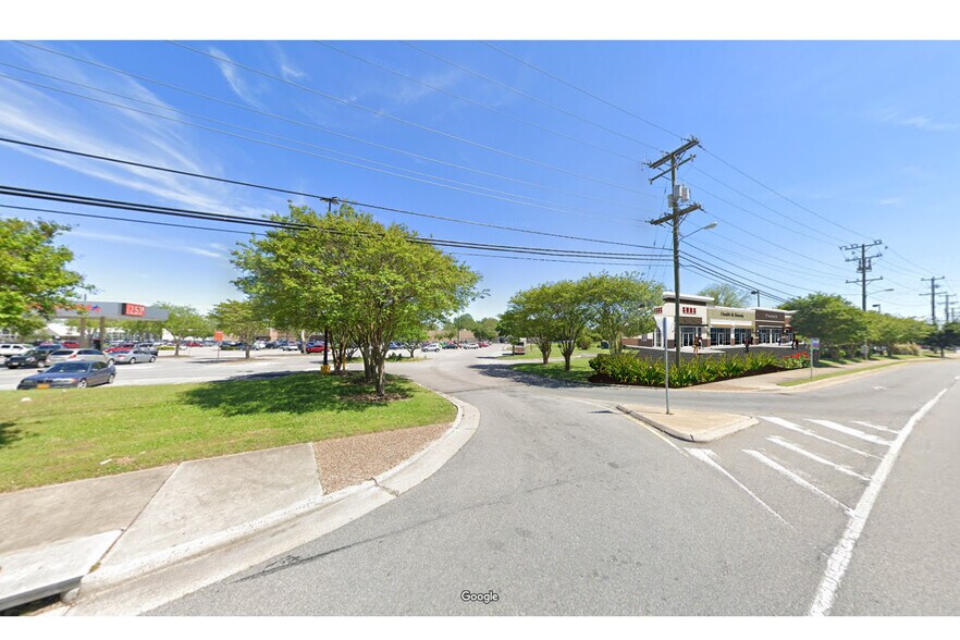 1110 N Main St, Suffolk, VA à louer - Photo du bâtiment - Image 3 de 3