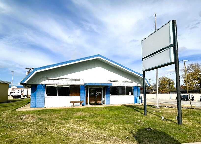 3315-3461 W Walnut St, Garland, TX à louer - Photo du bâtiment - Image 3 de 8