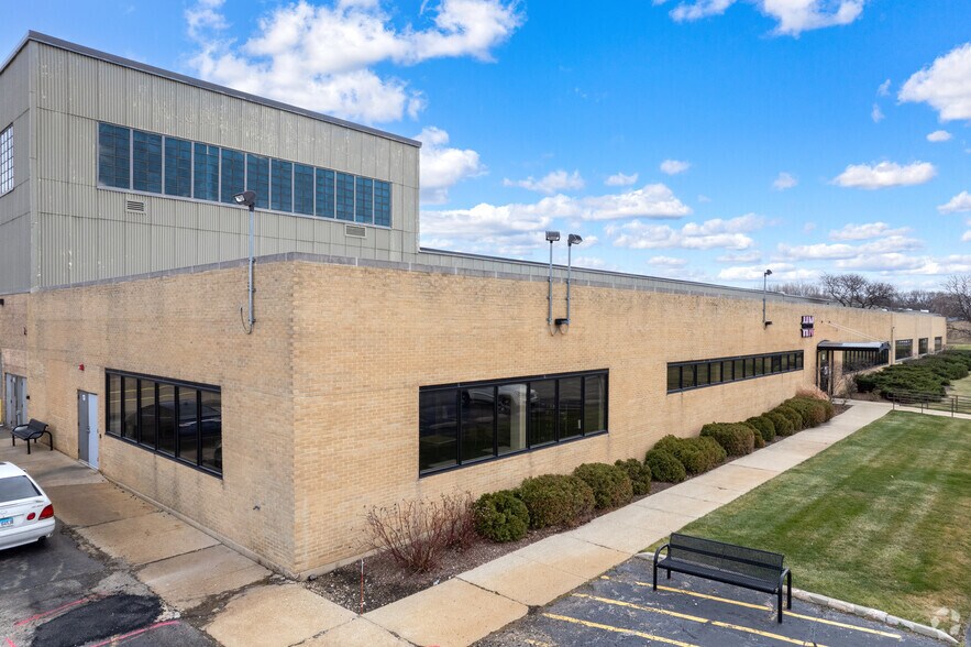 3601 N Skokie Hwy, North Chicago, IL for lease - Building Photo - Image 1 of 6