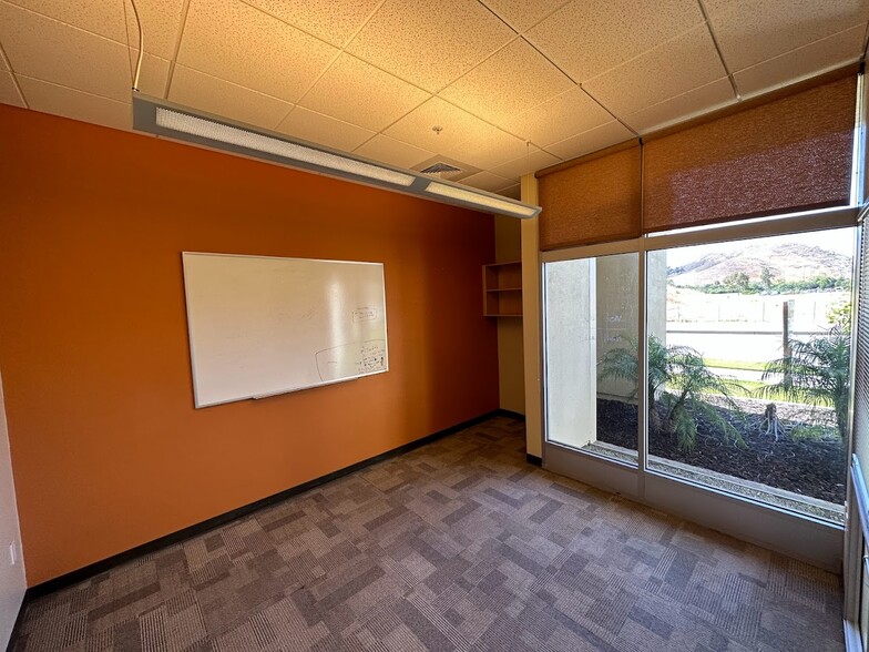 689 Tank Farm Rd, San Luis Obispo, CA à louer - Photo du bâtiment - Image 3 de 15