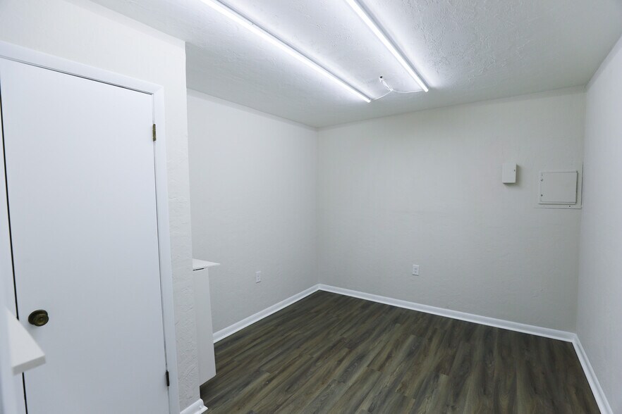 410 NW 16th Ave, Gainesville, FL à louer - Photo du bâtiment - Image 3 de 11