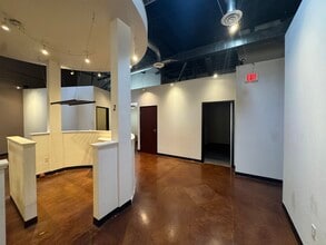 11905 Bee Caves Rd, Austin, TX for lease Interior Photo- Image 2 of 4