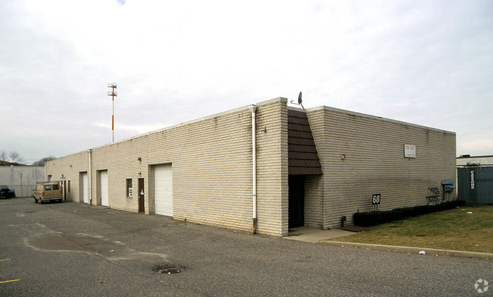 68 Nancy St, West Babylon, NY for lease - Building Photo - Image 2 of 2