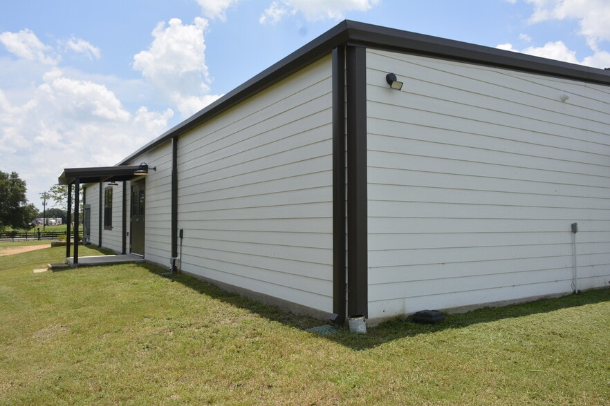 2260 Texas 237, Round Top, TX for lease - Building Photo - Image 2 of 27