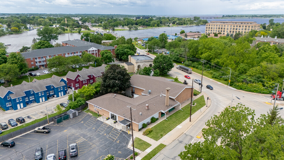 1331 High Ave, Oshkosh, WI for sale - Aerial - Image 1 of 90