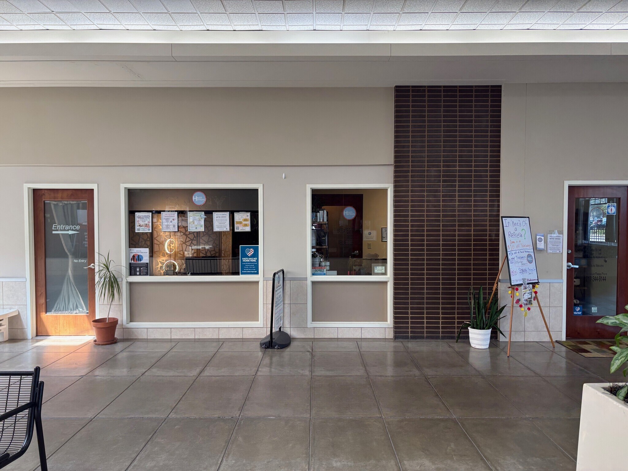 100 Lincoln Sq, Urbana, IL à louer Photo intérieure- Image 1 de 12