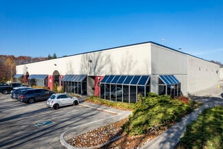 Plus de détails pour 120 W Beaver Creek Rd, Richmond Hill, ON - Industriel à vendre