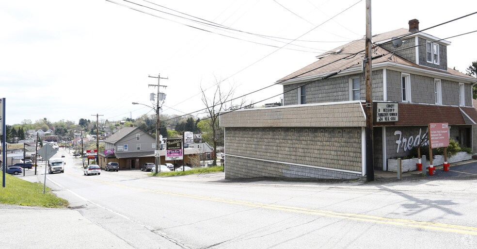 2789 S Park Rd, Bethel Park, PA à louer - Photo du bâtiment - Image 2 de 6