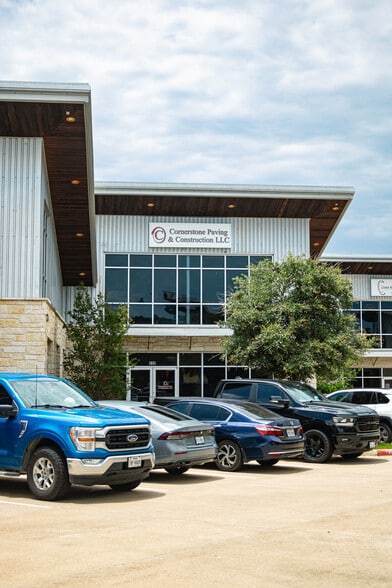 3091 University Dr, Bryan, TX à vendre - Photo du bâtiment - Image 2 de 11