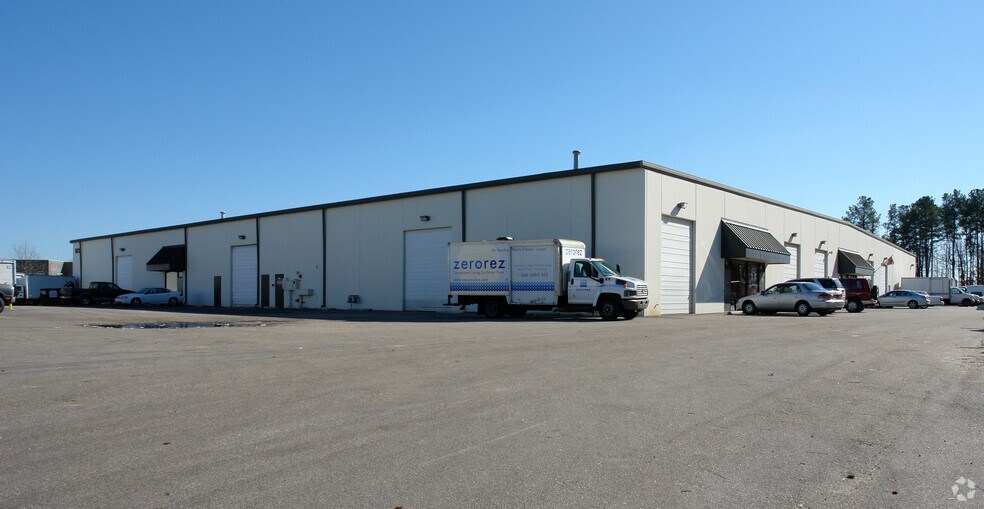 3125 Gresham Lake Rd, Raleigh, NC à louer - Photo du bâtiment - Image 2 de 9