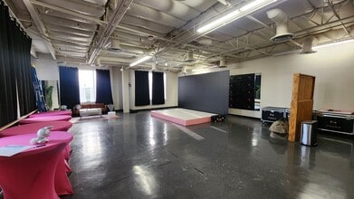 7485 W Azure Dr, Las Vegas, NV à louer Photo intérieure- Image 2 de 4