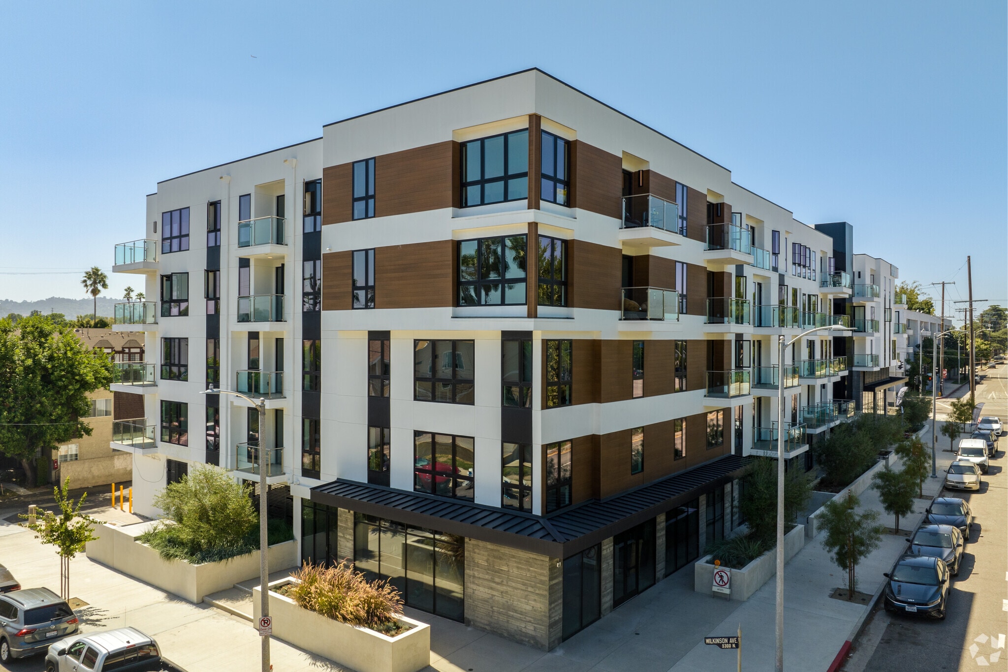 12444 Chandler Blvd, North Hollywood, CA for lease Primary Photo- Image 1 of 16