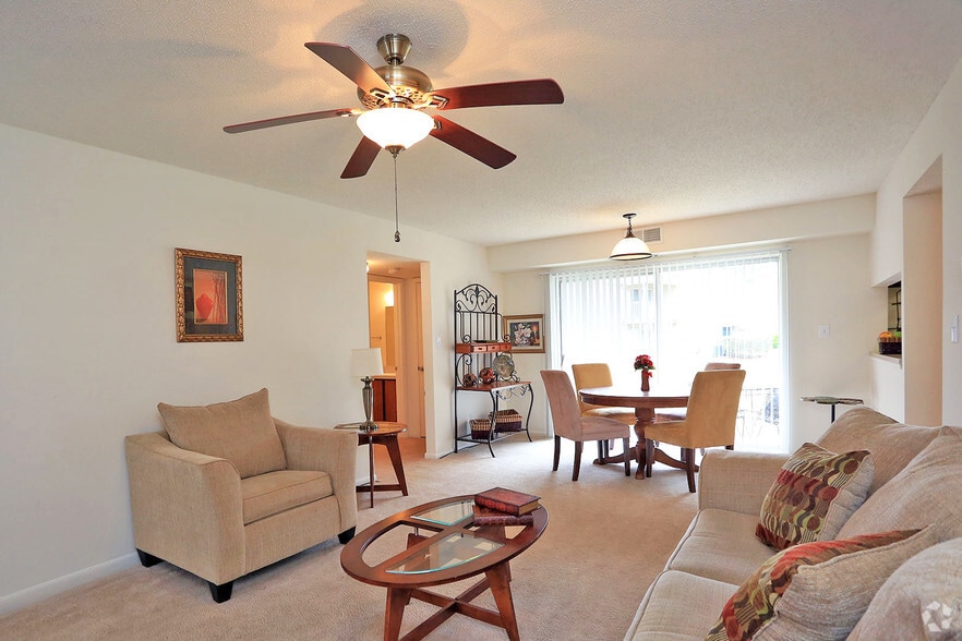 201 Forest Pine Rd, Franklin, VA for sale - Interior Photo - Image 3 of 60