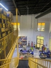 8904 Regents Park Dr, Tampa, FL à louer Photo intérieure- Image 2 de 4