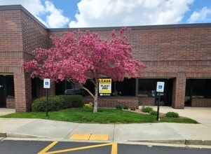 6000 W Executive Dr, Mequon, WI for lease Interior Photo- Image 2 of 7