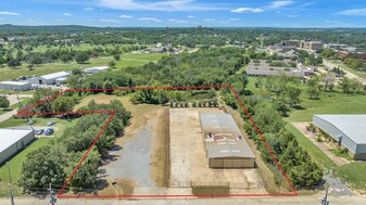 815 E Industrial Rd, Mcalester OK - Entrepôt