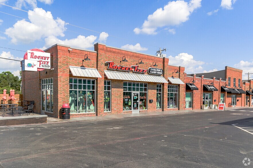 303 S Main St, Broken Arrow, OK à vendre - Photo du bâtiment - Image 3 de 10
