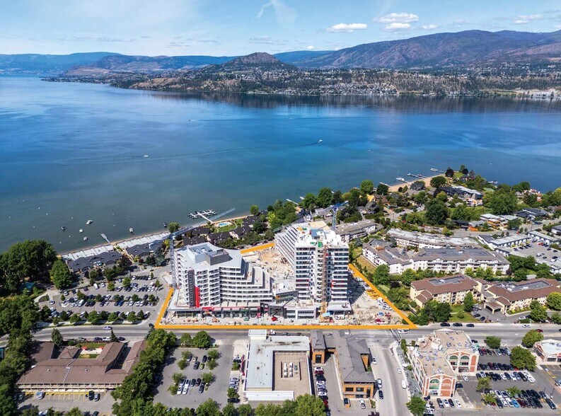 3300 - 3340 Lakeshore rd, Kelowna, BC à louer - Photo du bâtiment - Image 3 de 9
