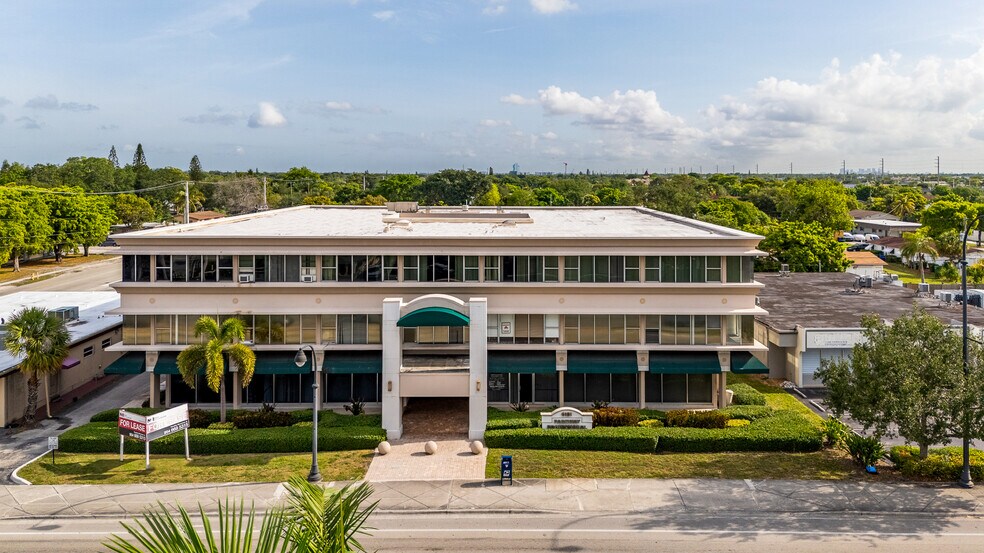 6151 Miramar Pky, Miramar, FL à louer - Photo du bâtiment - Image 1 de 8