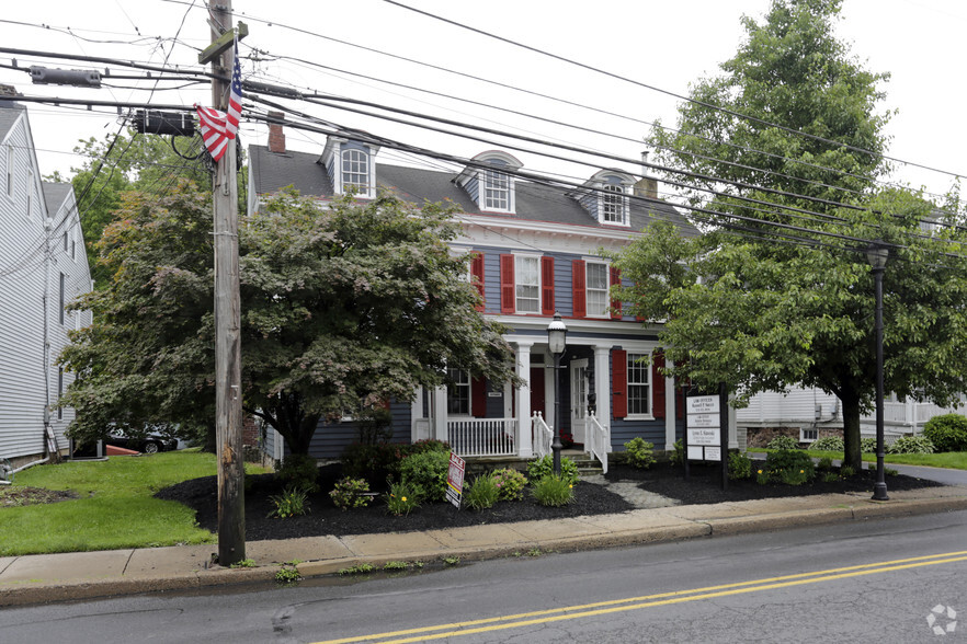 53 S Main St, Yardley, PA à vendre - Photo principale - Image 1 de 1