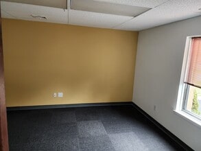 500 State Route 33 W, Millstone Township, NJ for lease Interior Photo- Image 1 of 2