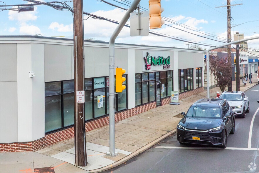 1320-1340 Broadway, Hewlett, NY for lease - Primary Photo - Image 1 of 6