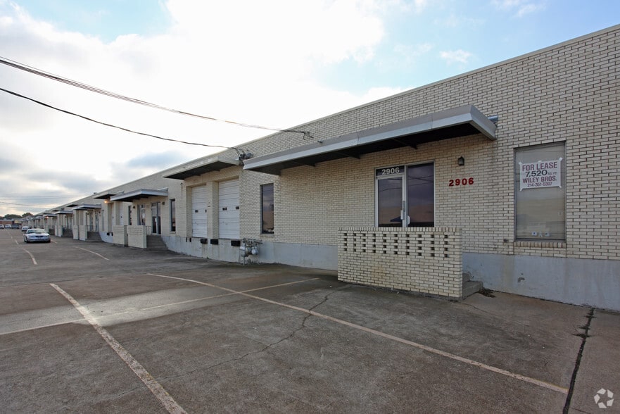 2906-2960 Congressman Ln, Dallas, TX à louer - Photo du bâtiment - Image 2 de 2