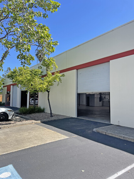 1817 Empire Industrial Ct, Santa Rosa, CA for lease - Primary Photo - Image 1 of 3